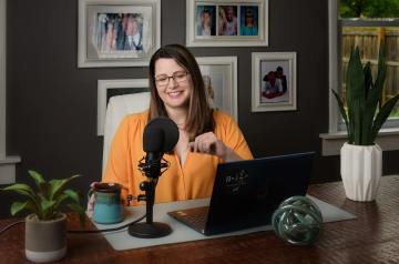 Holly Hoffman - Sales and Income Tax Advisory Network LLChttps://salesandincometax.com/(715) 498-4164Professional headshot photography by Milwaukee Headshots™ in Milwaukee WI 53214 USA.#MilwaukeeHeadshots