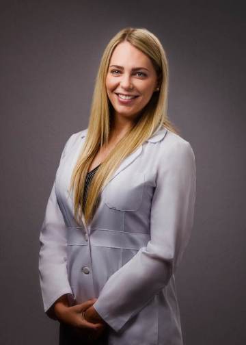 Dr. Madeline Schaeffer - Forefront DermatologyProfessional headshot photography by Milwaukee Headshots™ in Milwaukee WI 53214 USA.#MilwaukeeHeadshots