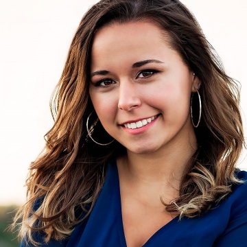Professional headshot photography by Milwaukee Headshots in Milwaukee WI 53214 USA. #MilwaukeeHeadshots