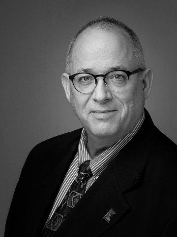 Professional headshot photography by Milwaukee Headshots in Milwaukee WI 53214 USA. #MilwaukeeHeadshots